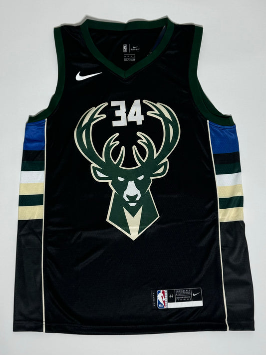 Giannis Antetokounmpo Bucks alternate jersey